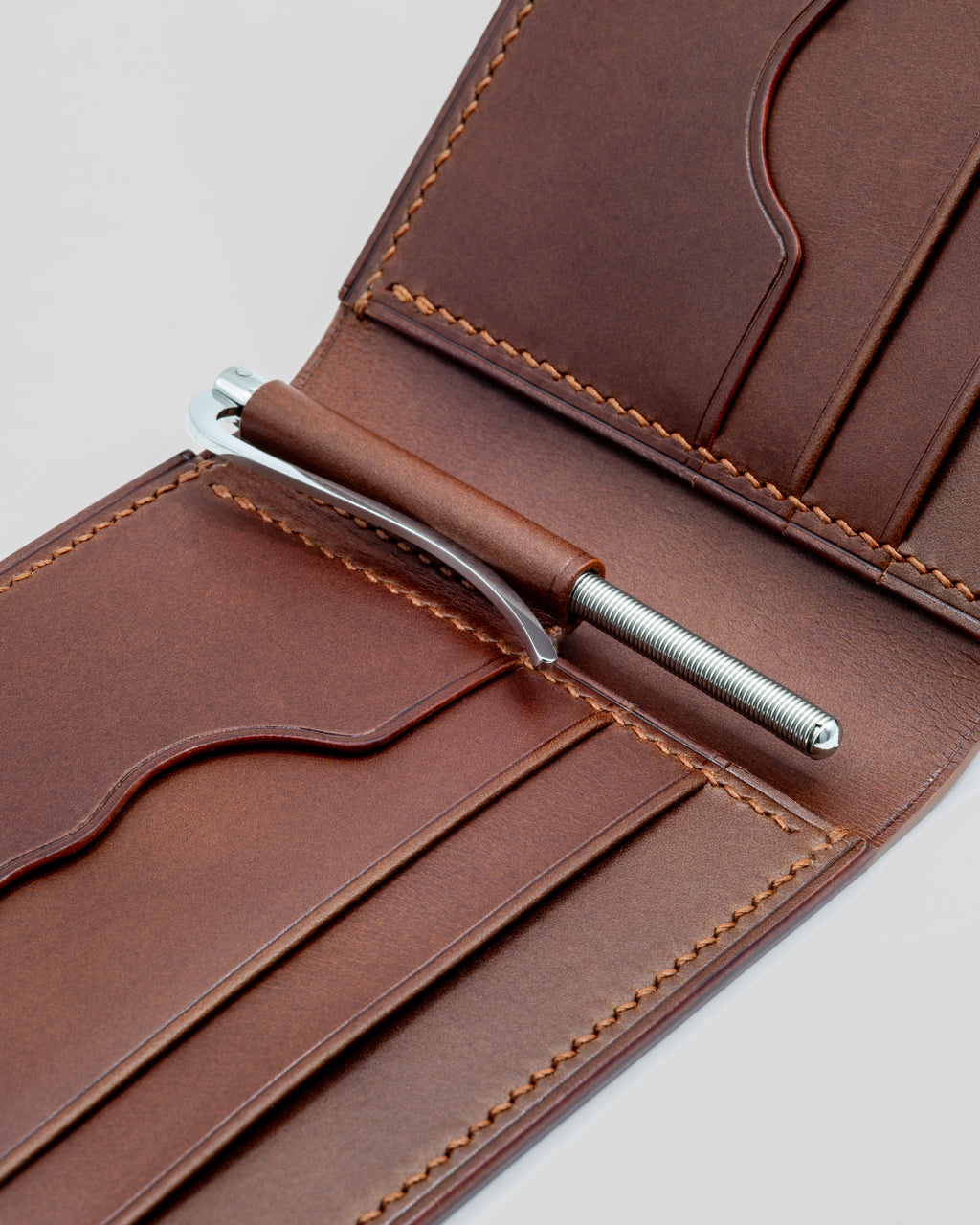 Touter Bifold Clip Wallet - Museum Brown