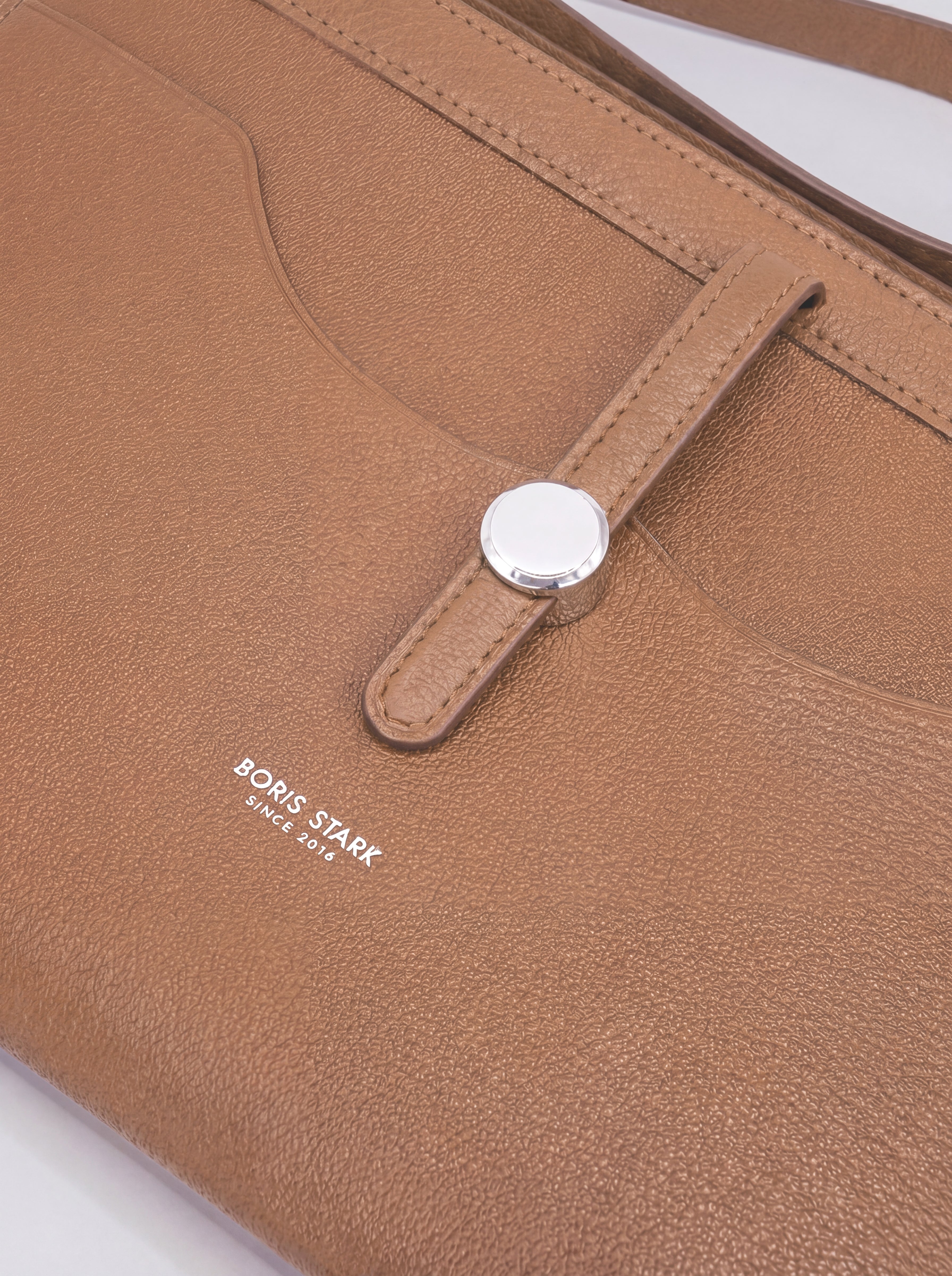 Horizon Slim Pouch - Camel Brown